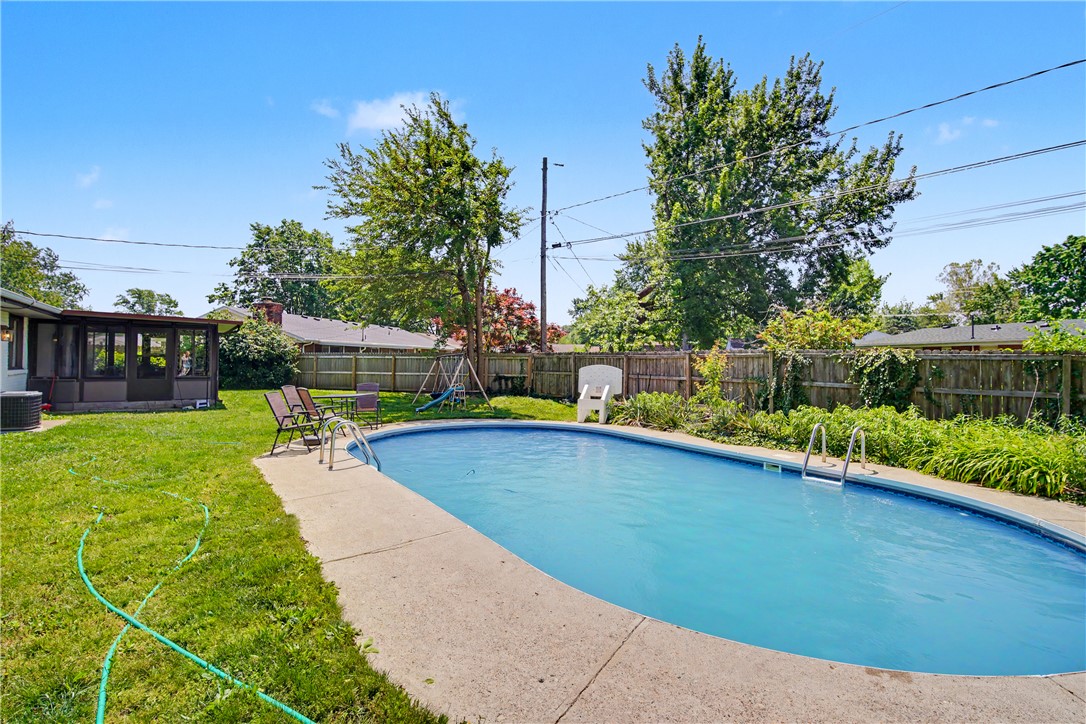 1043 Heathwood