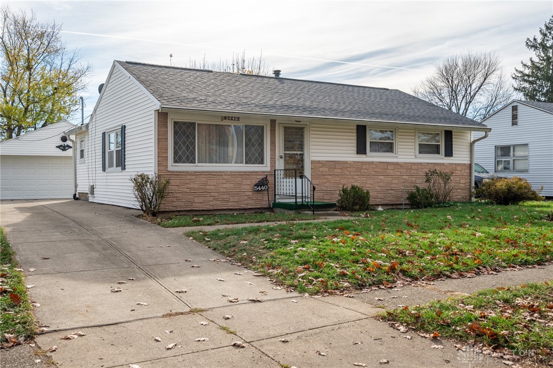 5440 Roxford Drive, Dayton, Ohio image 1