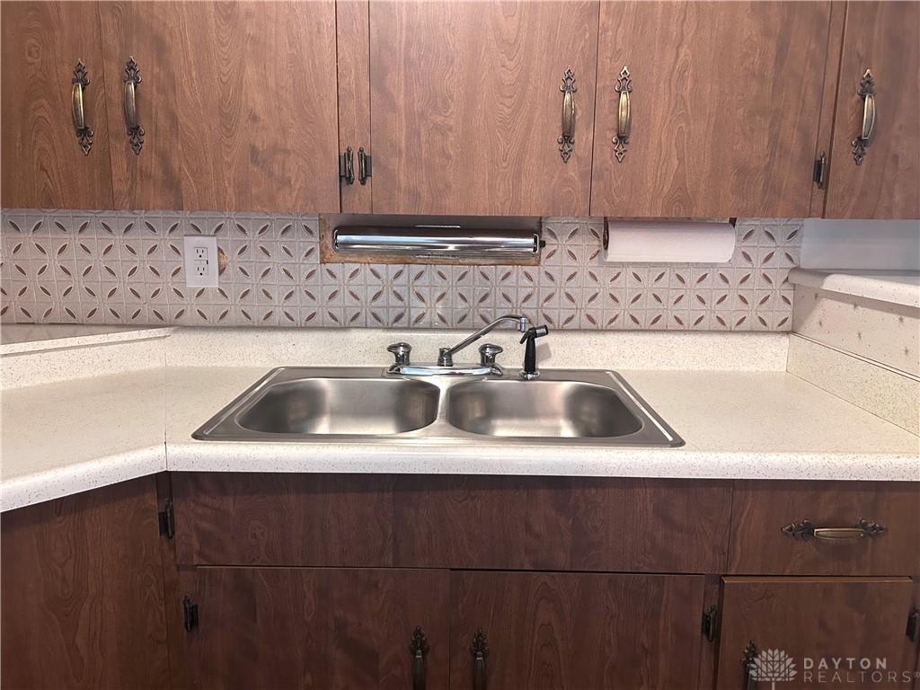 5575 Barnard Drive, Dayton, Ohio image 14