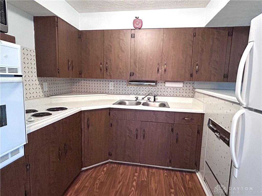 5575 Barnard Drive, Dayton, Ohio image 12
