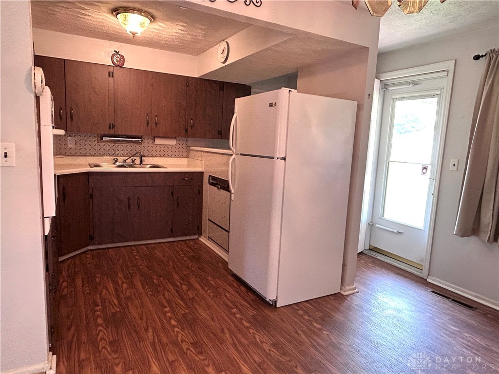 5575 Barnard Drive, Dayton, Ohio image 10