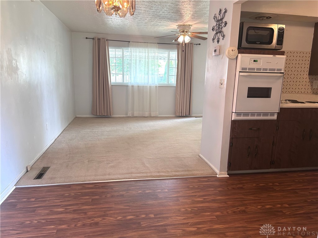 5575 Barnard Drive, Dayton, Ohio image 16
