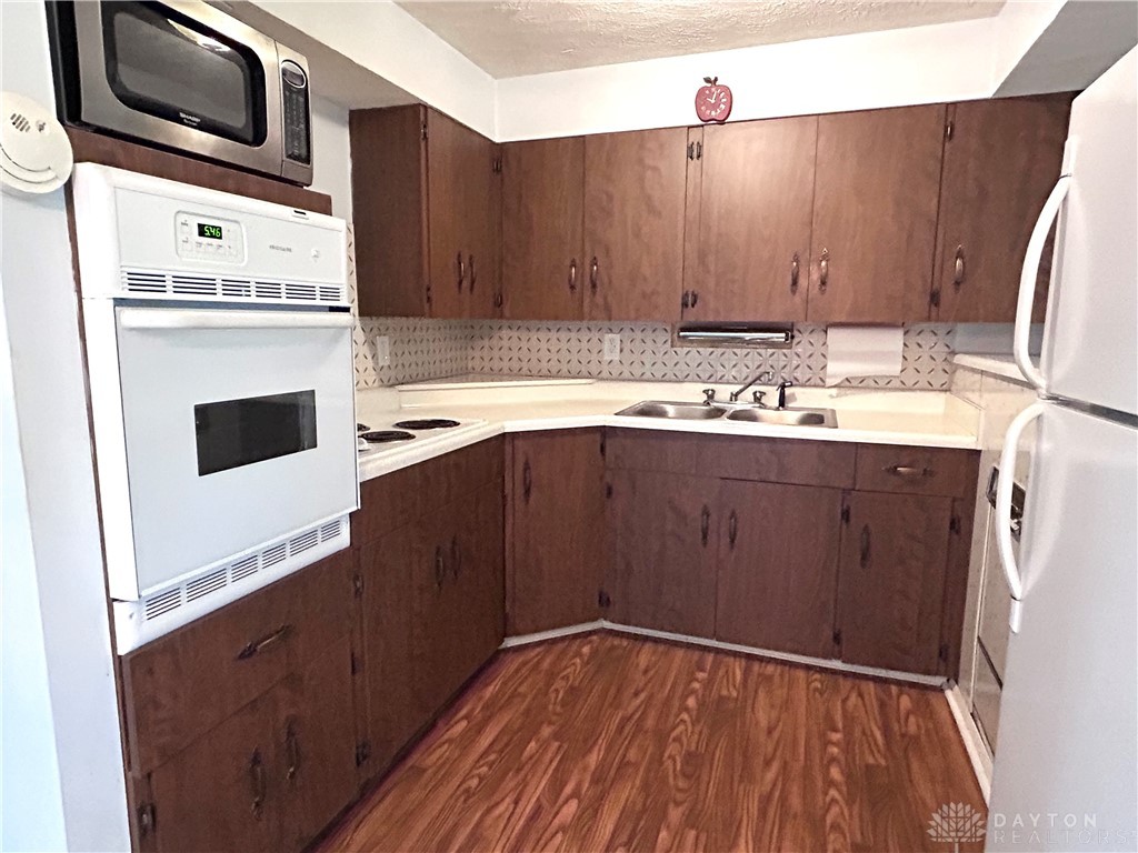 5575 Barnard Drive, Dayton, Ohio image 11