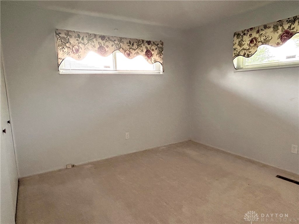 5575 Barnard Drive, Dayton, Ohio image 28