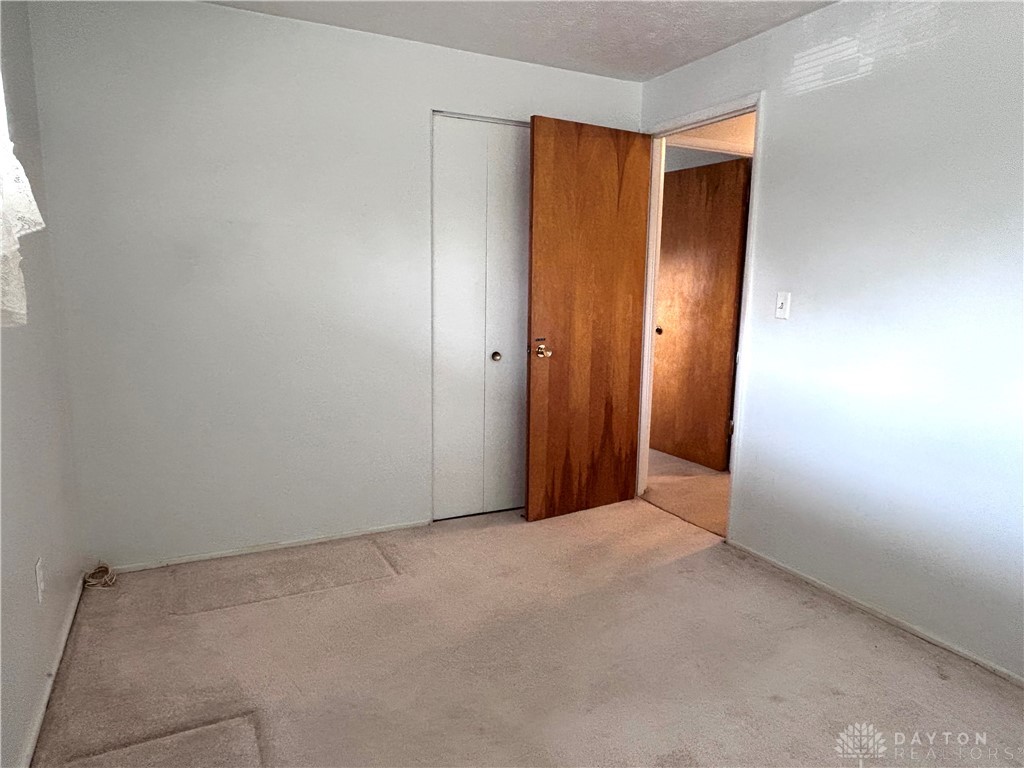 5575 Barnard Drive, Dayton, Ohio image 27