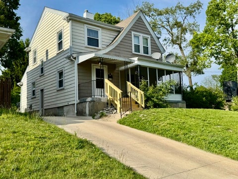 Photo for 121 E Hillcrest Avenue