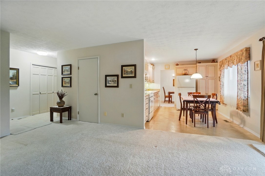 348 Cambridge Drive, Fairborn, Ohio image 13