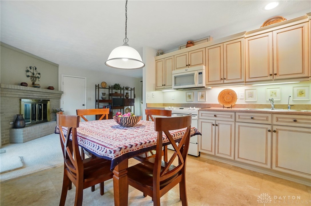348 Cambridge Drive, Fairborn, Ohio image 20