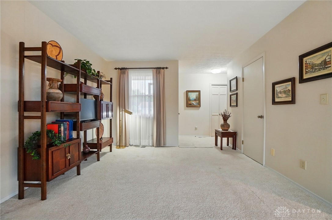 348 Cambridge Drive, Fairborn, Ohio image 12