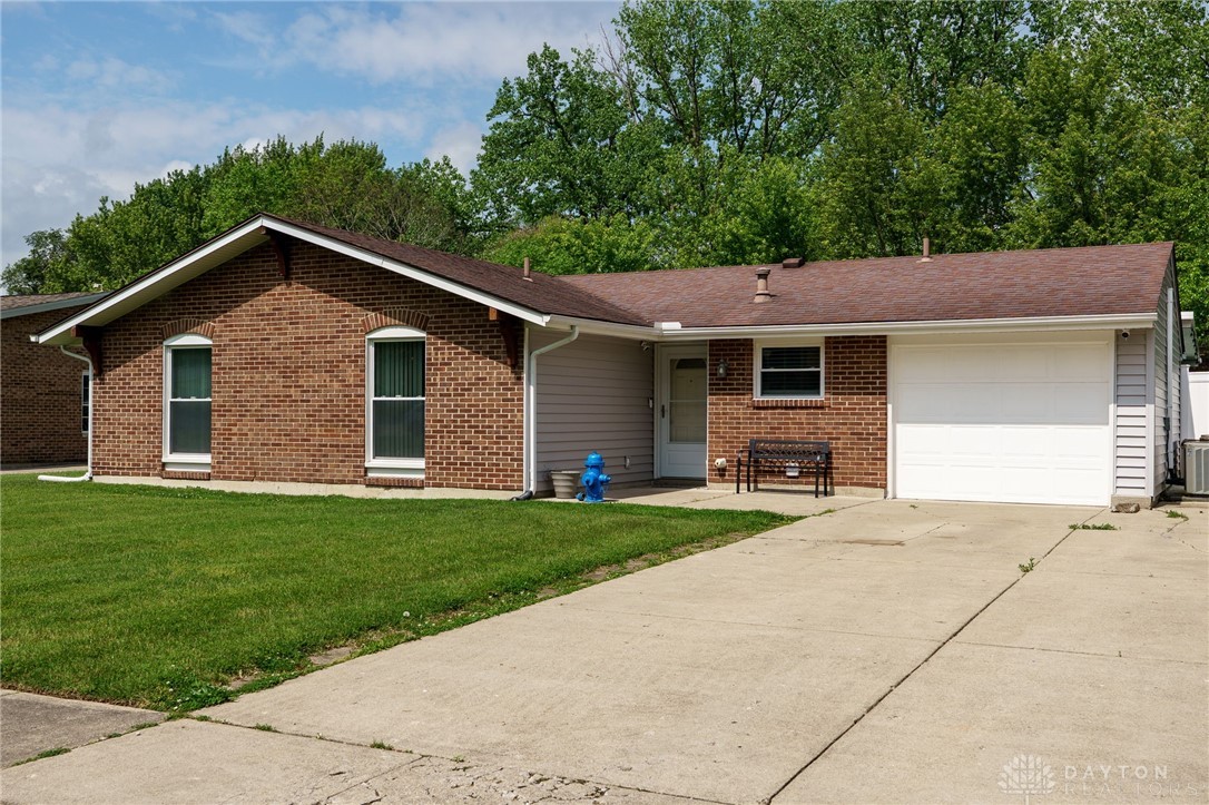 5235 Wakefield Drive, Fairborn, Ohio image 1
