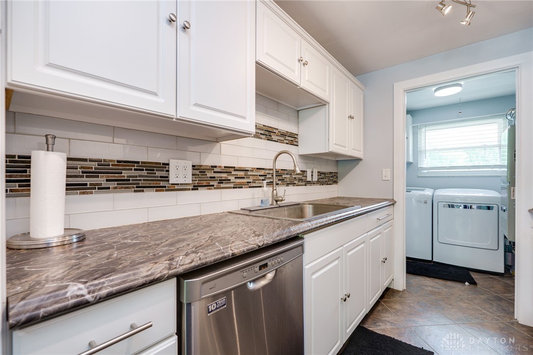5235 Wakefield Drive, Fairborn, Ohio image 19