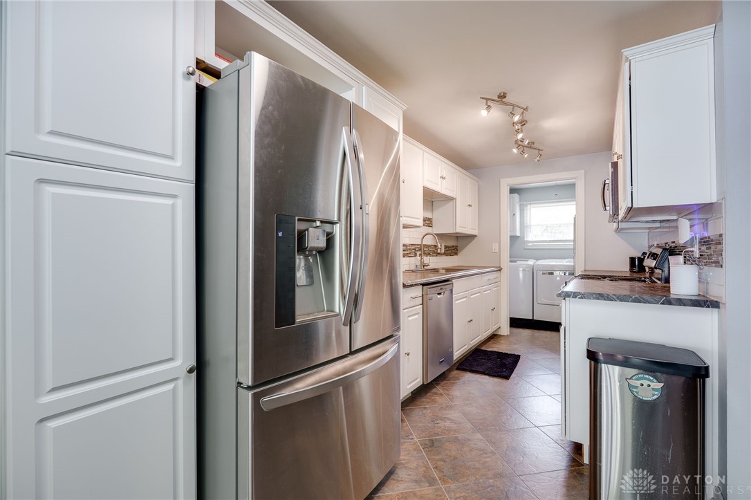 5235 Wakefield Drive, Fairborn, Ohio image 16