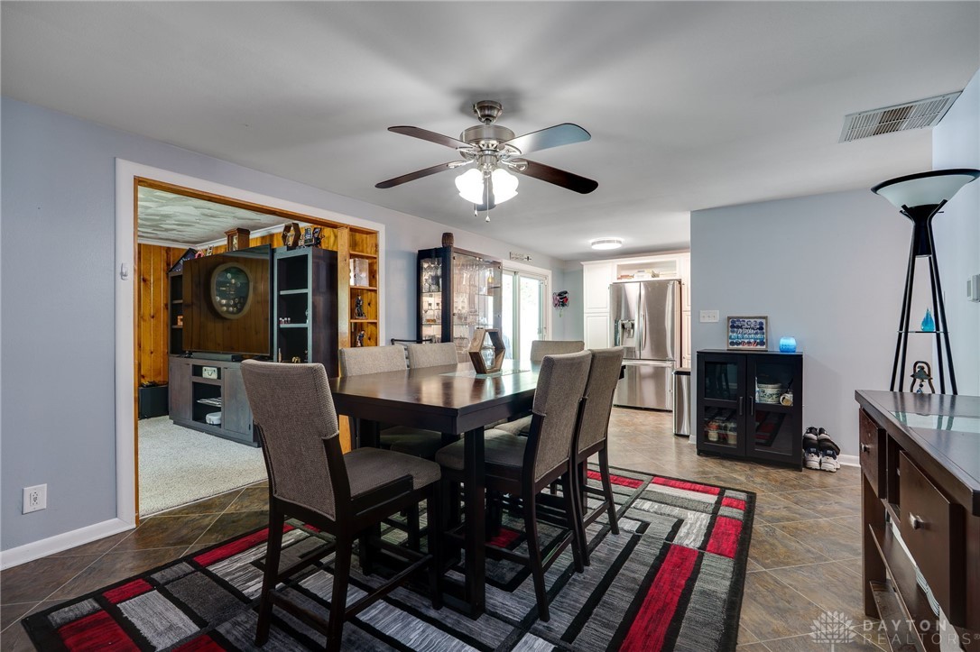 5235 Wakefield Drive, Fairborn, Ohio image 9