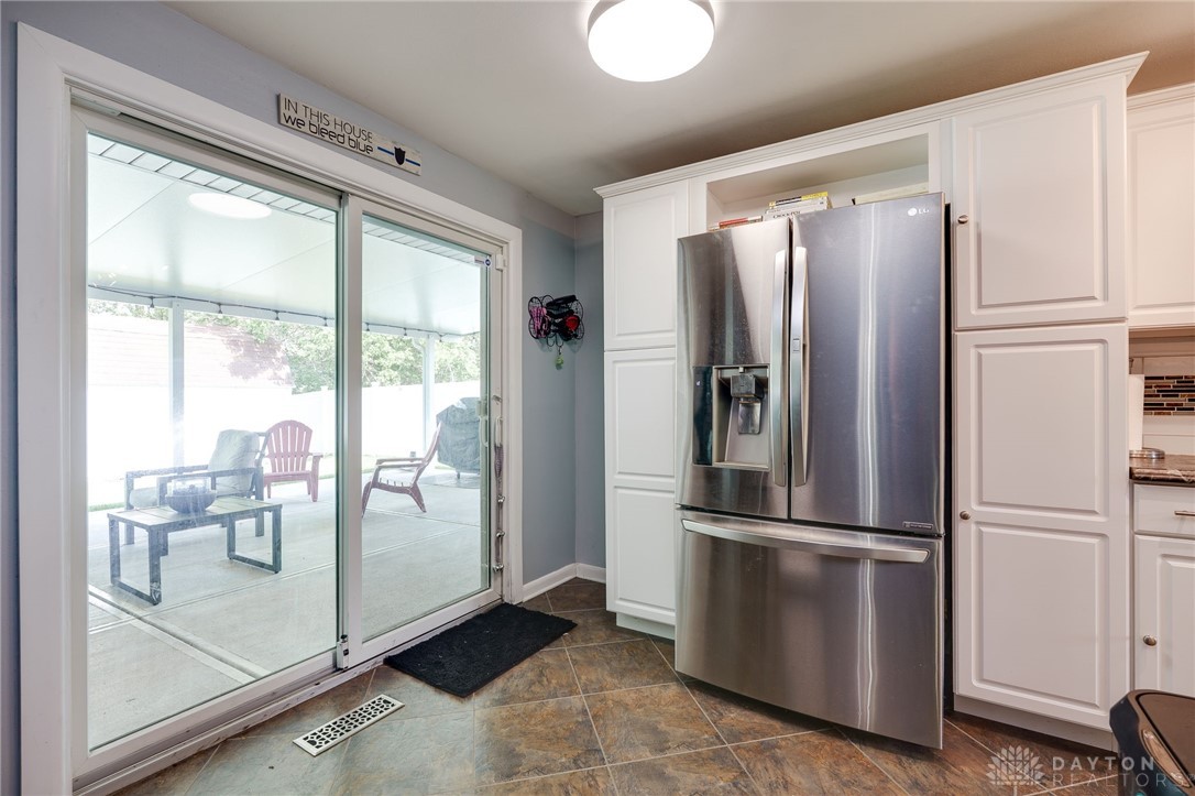 5235 Wakefield Drive, Fairborn, Ohio image 15
