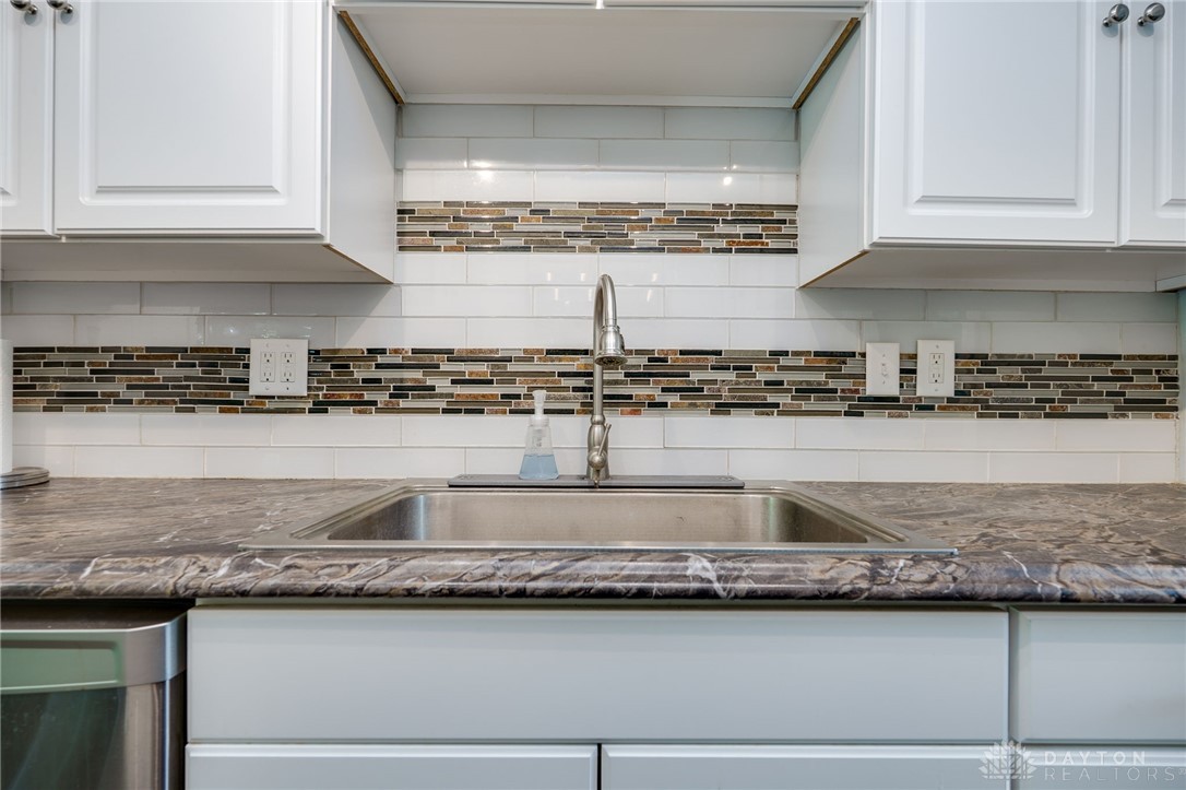 5235 Wakefield Drive, Fairborn, Ohio image 21