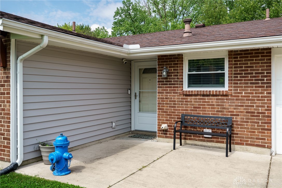 5235 Wakefield Drive, Fairborn, Ohio image 5