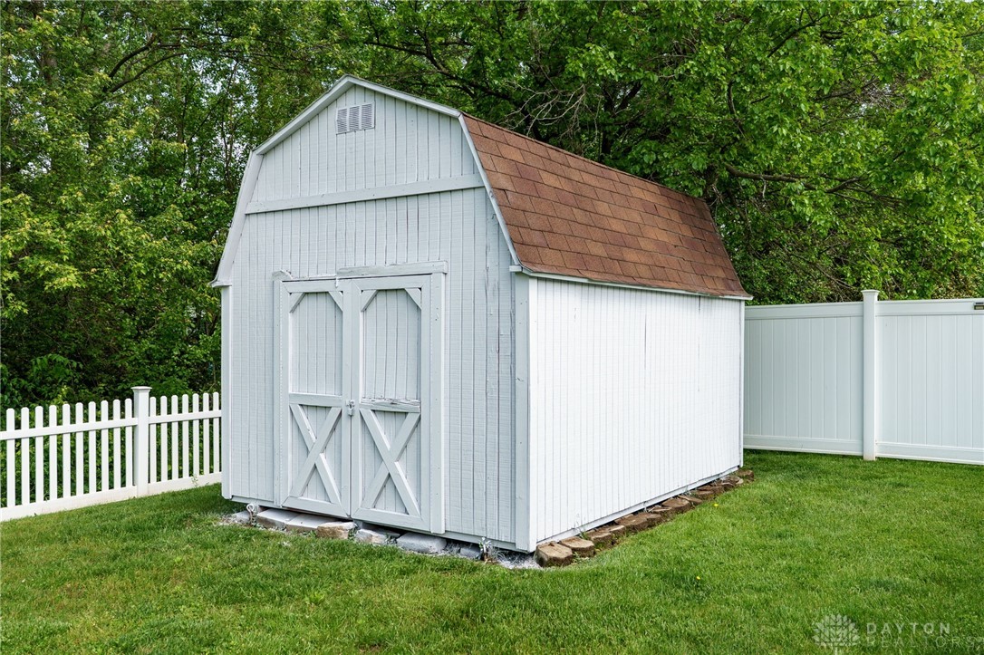 5235 Wakefield Drive, Fairborn, Ohio image 41