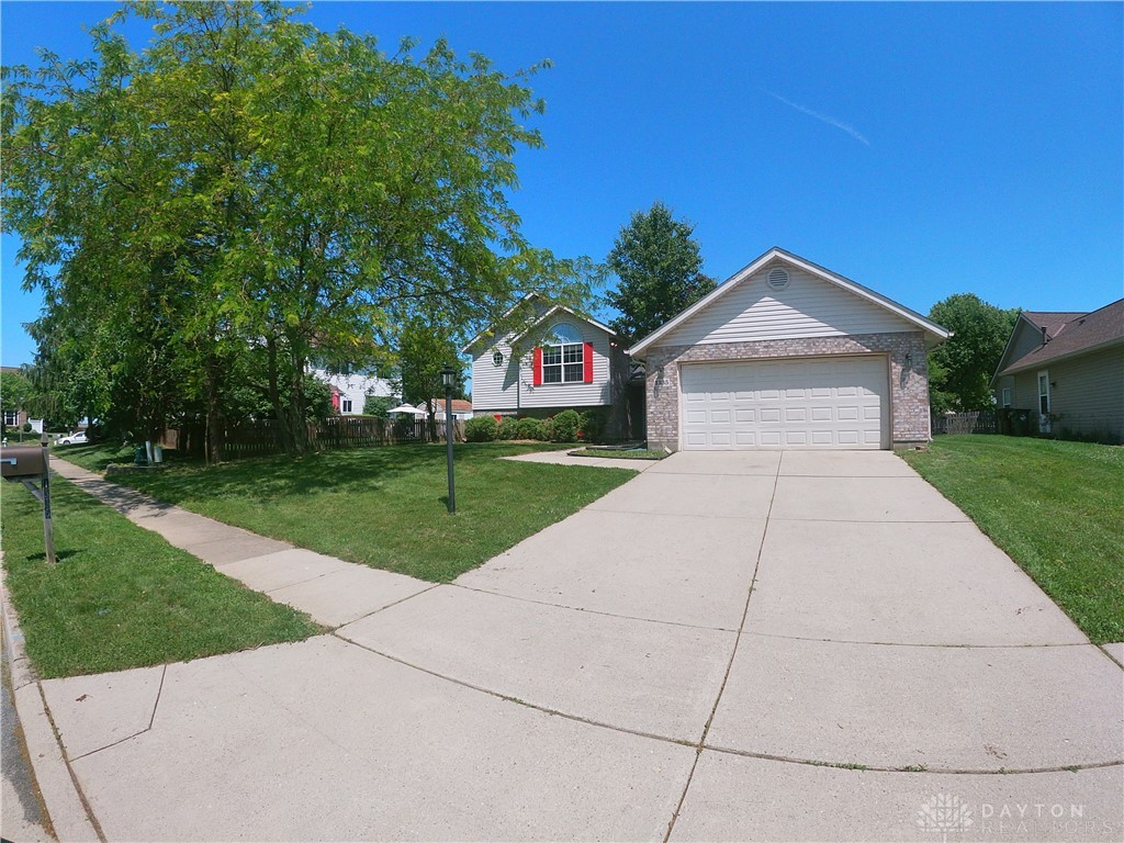 1335 Sentry Lane, Fairborn, Ohio image 2