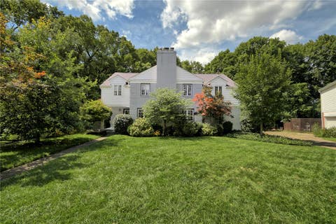 Photo of 19 Lookout Drive, Oakwood, OH 45419 (MLS # 967392)