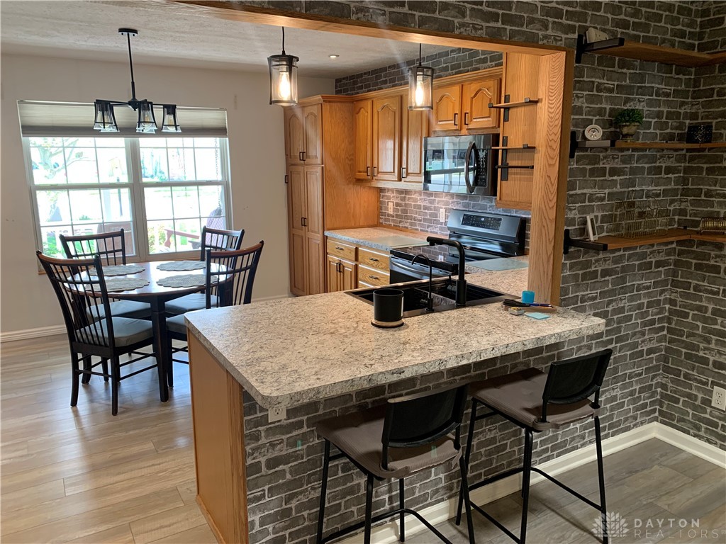 107 Heckman Drive, Englewood, Ohio image 6
