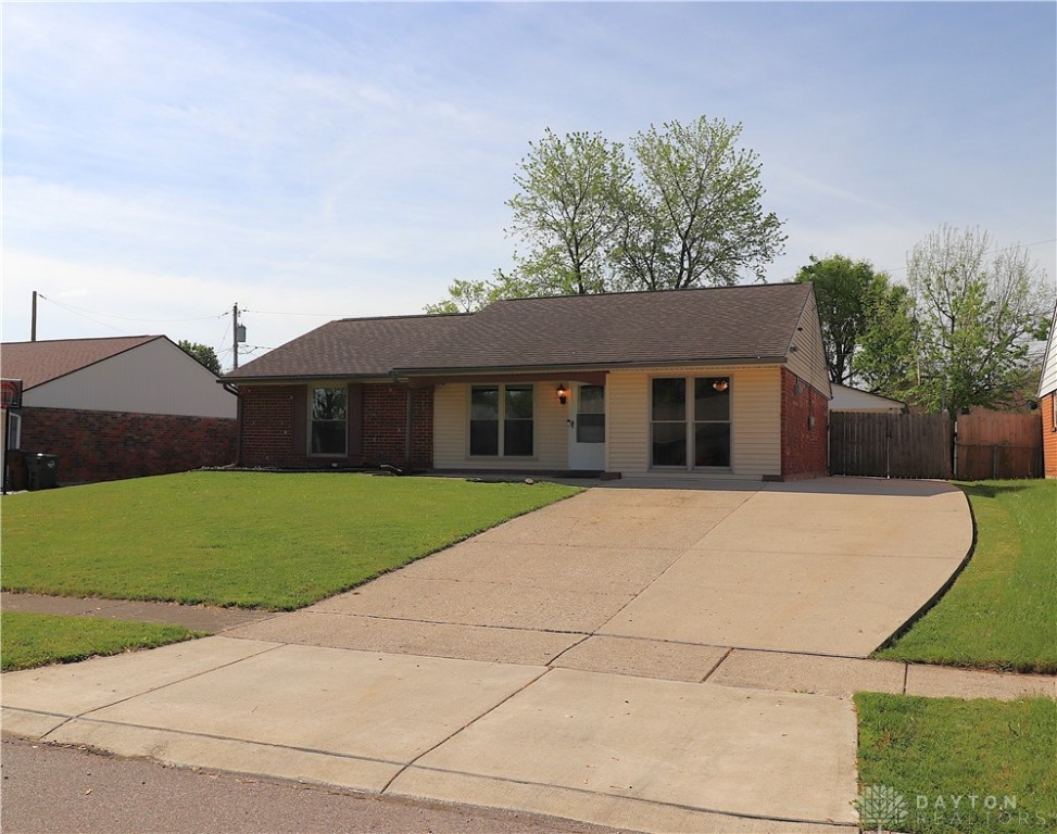 175 Bradley Drive, Germantown, Ohio image 1