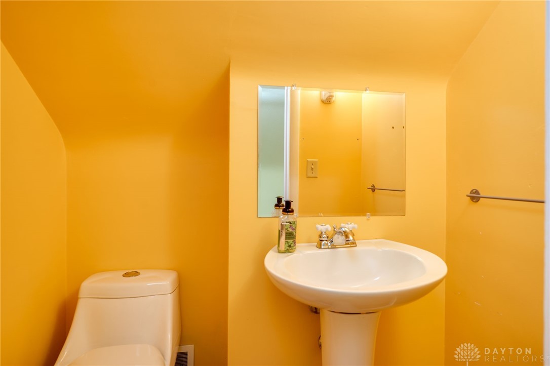 2643 Casey Drive, Springfield, Ohio image 26