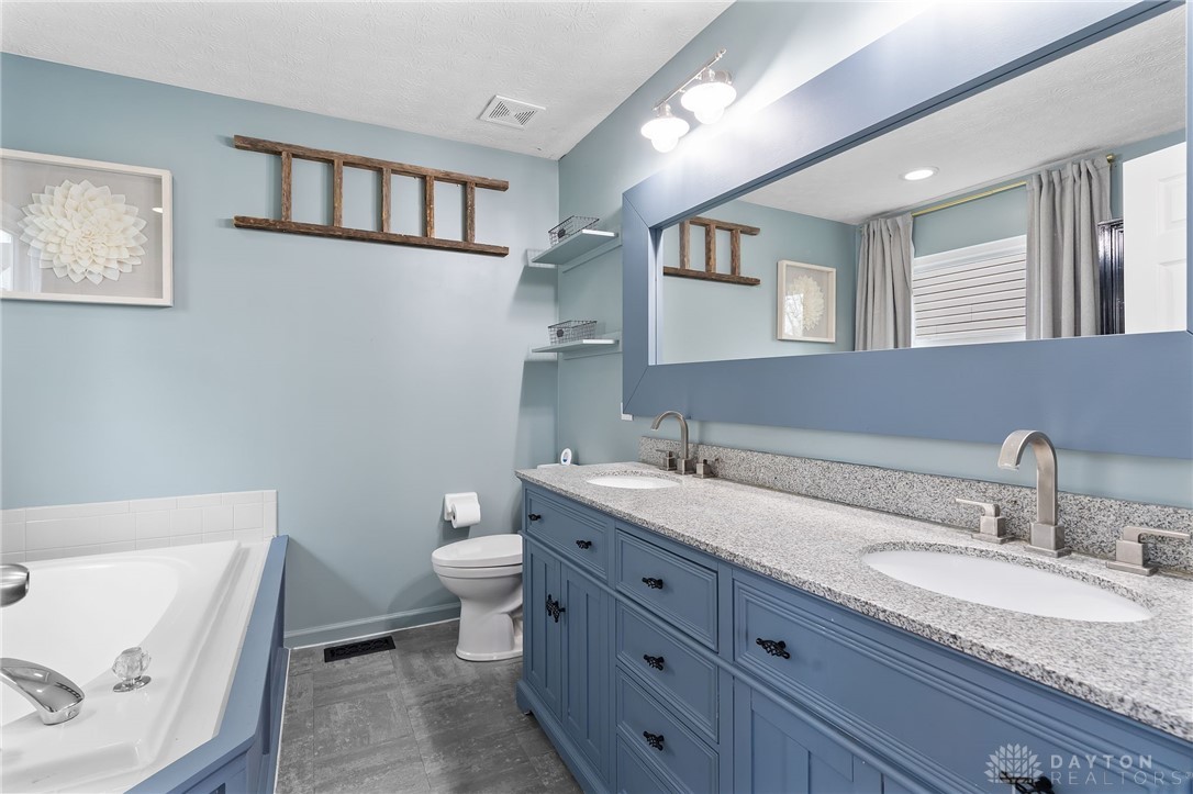 56 Christman Drive, Springboro, Ohio image 24
