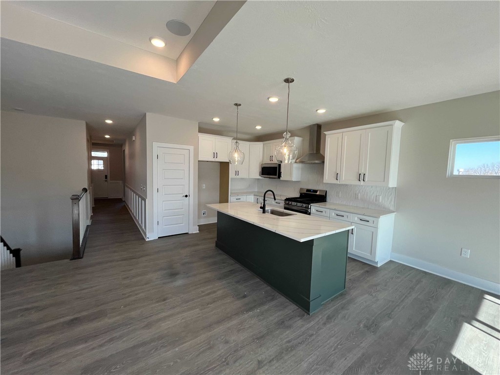 1300 Blue Spruce Lane, Wilmington, Ohio image 4