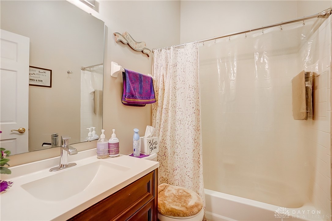 3949 E Summit Ridge Drive, Beavercreek, Ohio image 20