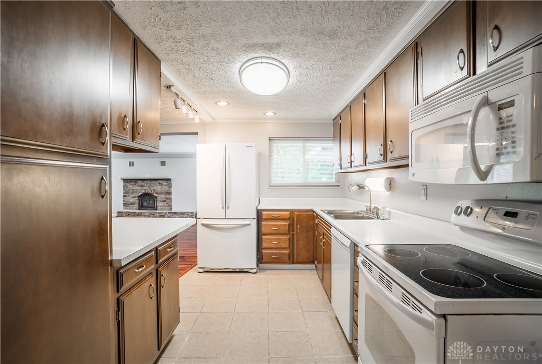 4324 Cordell Drive, Dayton, Ohio image 8