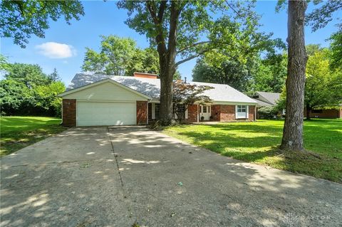 Photo of 2217 Westlawn Drive, Kettering, OH 45440 (MLS # 941111)