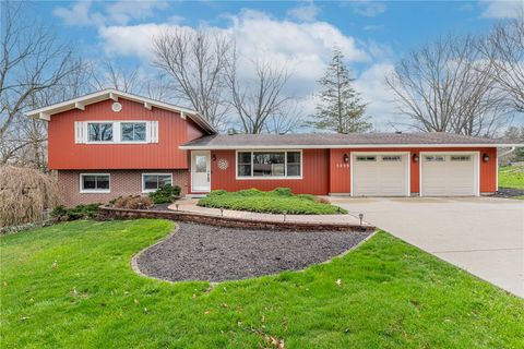 Homes For Sale - 3239 Winterset Drive<br/> Beavercreek, OH 45440