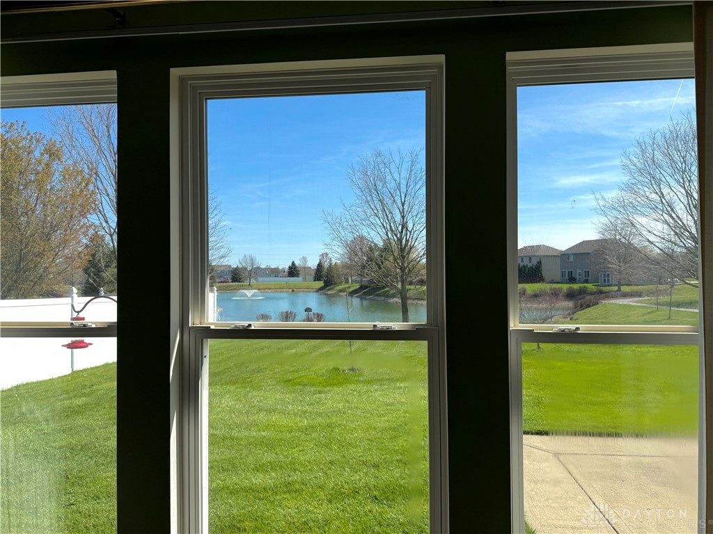 2768 Twin Lakes Drive, Troy, Ohio image 10