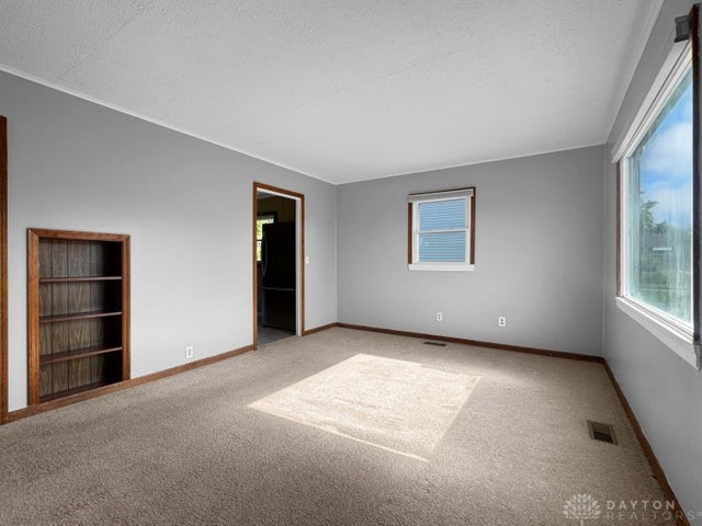 649 Cortland Drive, Springfield, Ohio image 6