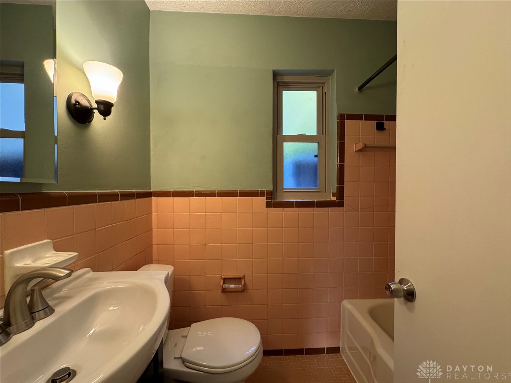 Dayton, Ohio 45409, United States, 2 Bedrooms Bedrooms, ,1 BathroomBathrooms,Residential,Active,141246