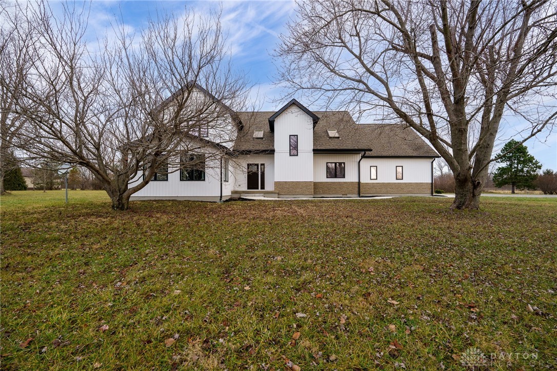 2268 E Spring Valley Paintersville Road, Xenia, Ohio image 1