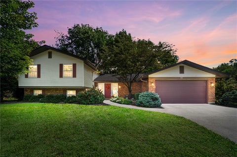 Photo of 3888 Frostwood Drive, Beavercreek, OH 45430 (MLS # 969082)