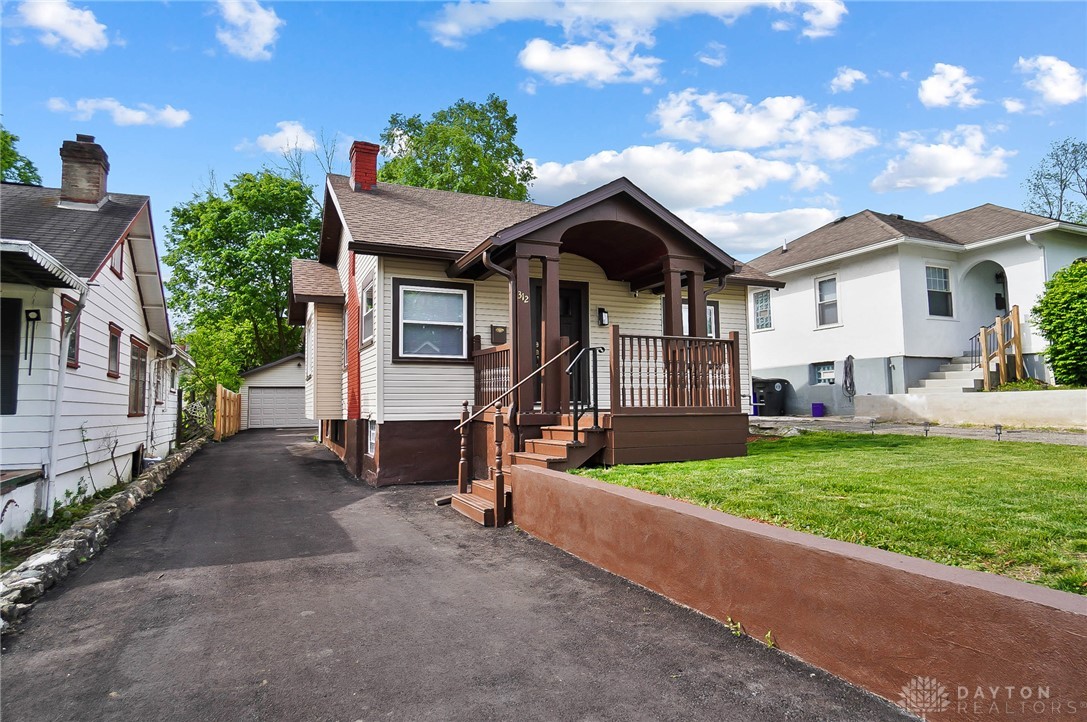 312 E Maplewood Avenue