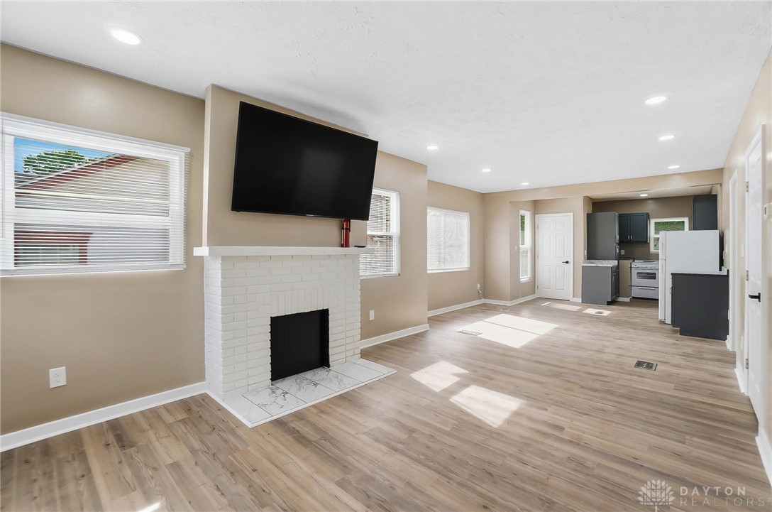 312 E Maplewood Avenue