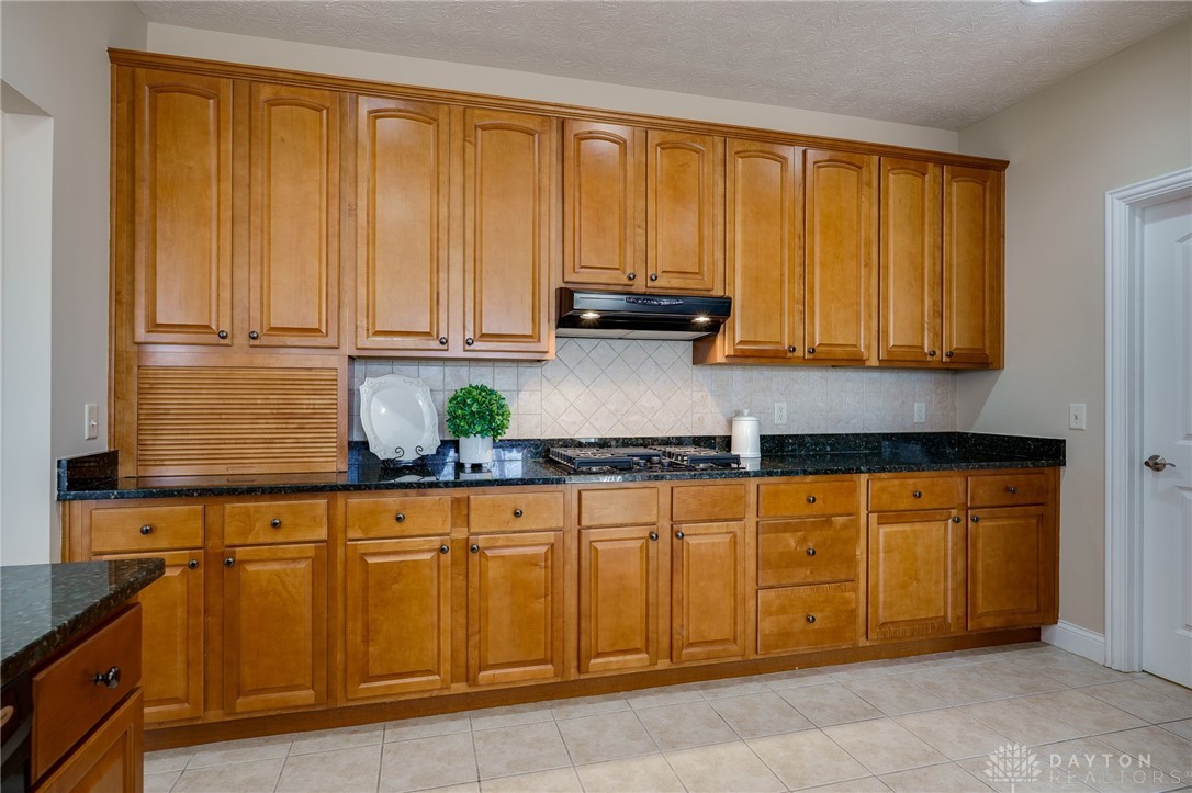 648 Shayna Lane, Beavercreek, Ohio image 17