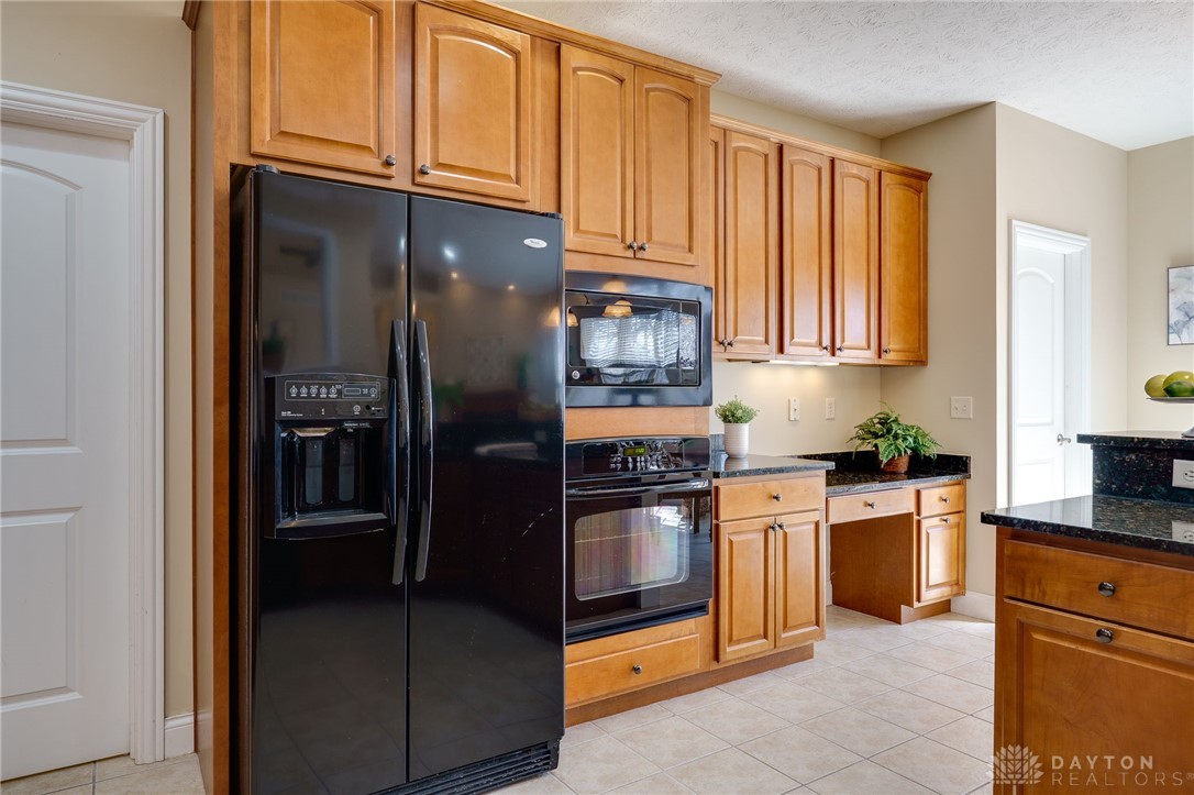 648 Shayna Lane, Beavercreek, Ohio image 18