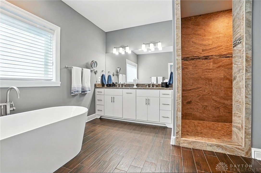 Bellbrook, Ohio 45305, United States, 4 Bedrooms Bedrooms, ,5 BathroomsBathrooms,Residential,Active,158811