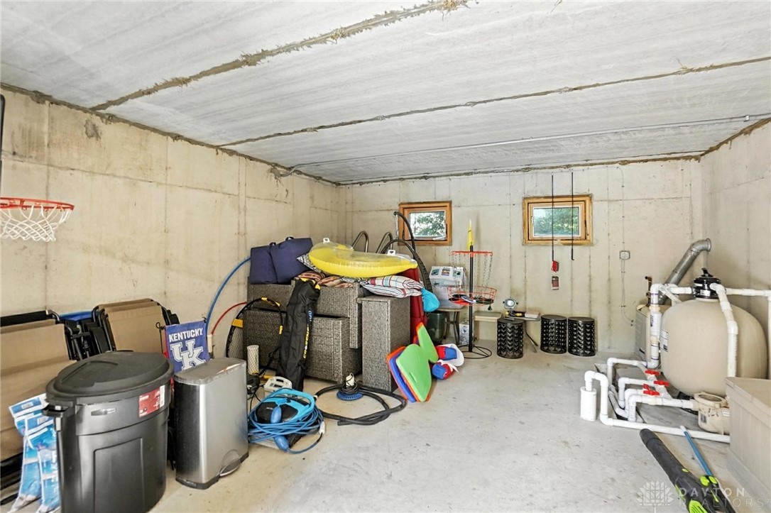 Bellbrook, Ohio 45305, United States, 4 Bedrooms Bedrooms, ,5 BathroomsBathrooms,Residential,Active,158811