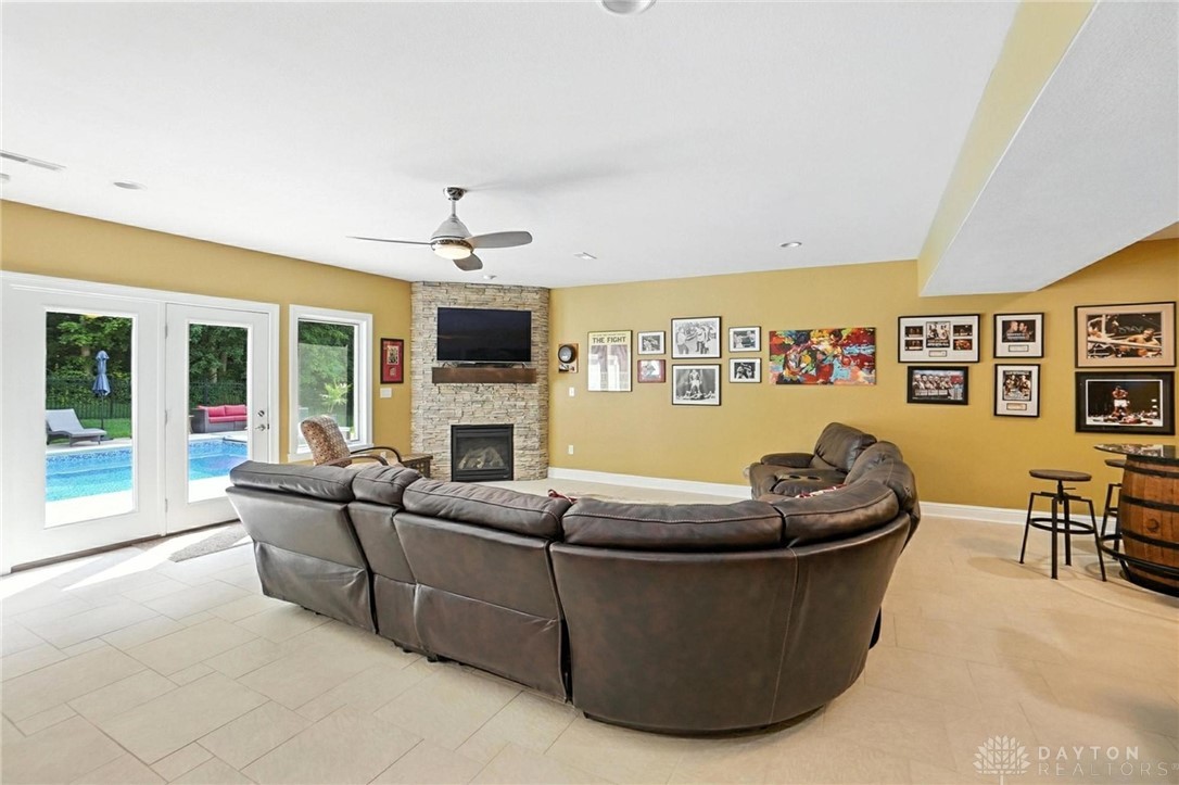 Bellbrook, Ohio 45305, United States, 4 Bedrooms Bedrooms, ,5 BathroomsBathrooms,Residential,Active,158811