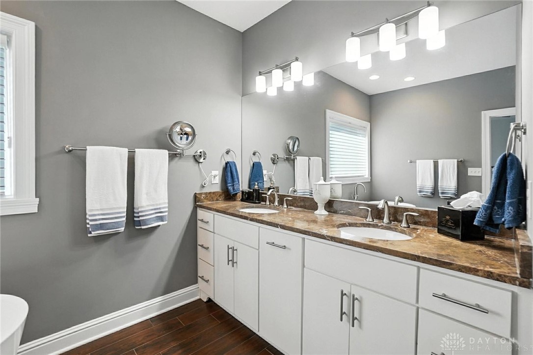 Bellbrook, Ohio 45305, United States, 4 Bedrooms Bedrooms, ,5 BathroomsBathrooms,Residential,Active,158811