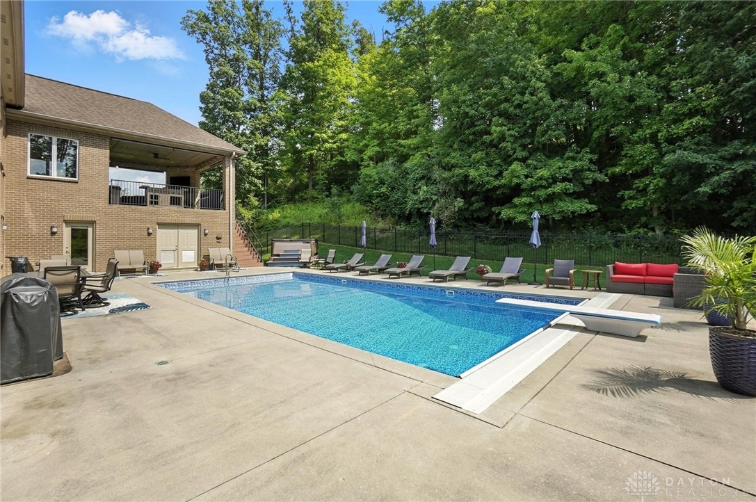 Bellbrook, Ohio 45305, United States, 4 Bedrooms Bedrooms, ,5 BathroomsBathrooms,Residential,Active,158811