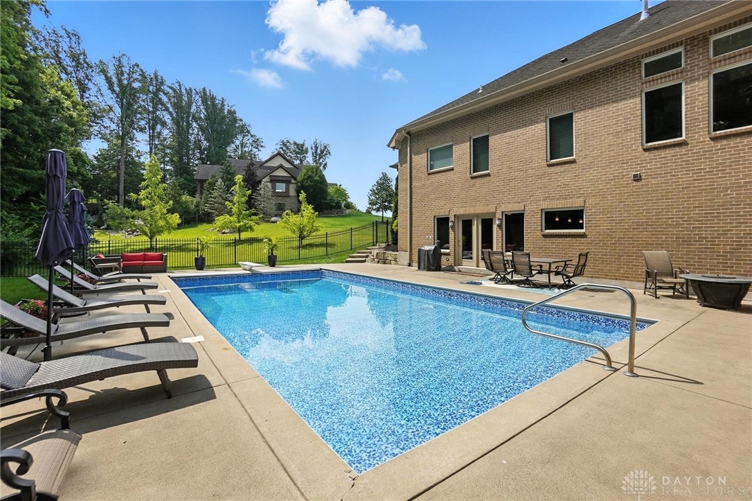 Bellbrook, Ohio 45305, United States, 4 Bedrooms Bedrooms, ,5 BathroomsBathrooms,Residential,Active,158811