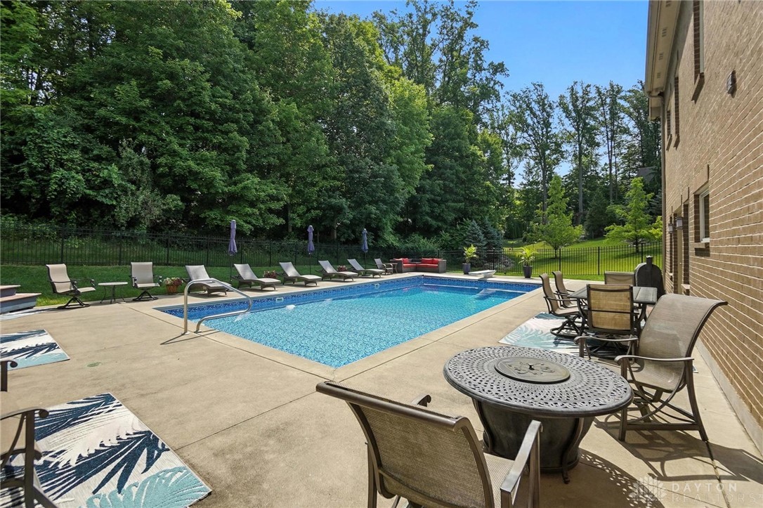 Bellbrook, Ohio 45305, United States, 4 Bedrooms Bedrooms, ,5 BathroomsBathrooms,Residential,Active,158811