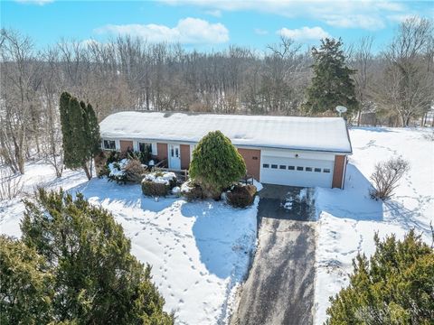 Photo of 1817 E Spring Valley Paintersville Road, Xenia, OH 45385 (MLS # 951986)