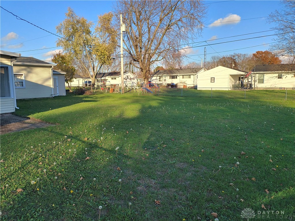 805 Dellwood Dr, Troy, Ohio image 7